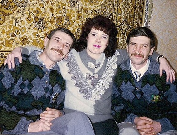 Файл:Ходыревы Ира Сережа и Саша.jpg