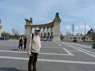 Площа Героїв (угор. Hősök tere)