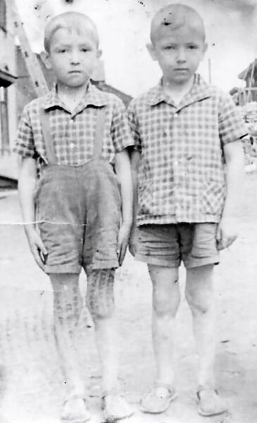 Файл:Ходыревы Сережа и Саша.jpg