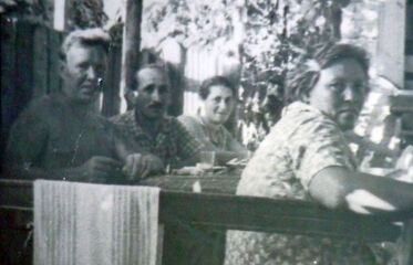 Гагры, ул. Шота Руставели. Хозяин дома Важа Кикабидзе был заядлым футбольным болельщиком.