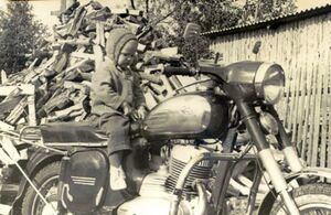 Женя Мотоцикл Ява.jpg